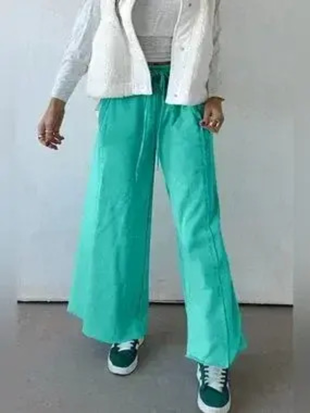 High-Waisted Wide-Leg Pants - Picture 5 of 8